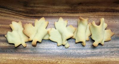 Sugar cookies: leaf-shapes placed over twisted waxed paper create 3D effects